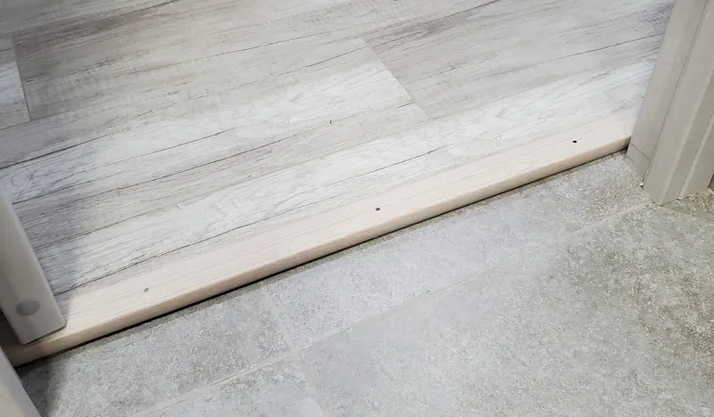 Порог угловой ПУ 06.1800.059 0,9 м Бетон скай